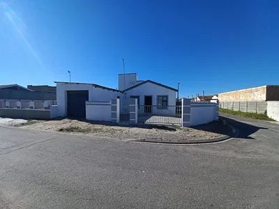 3 Bedroom House For Sale in Cape Town - img