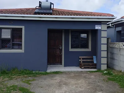2 Bedroom House For Sale in Mitchells Plain - img