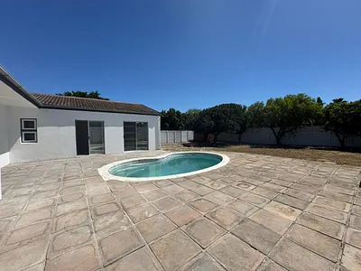 3 Bedroom House To Rent in Milnerton - fU76.webp