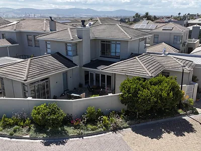 4 Bedroom House For Sale in Milnerton - Ntik.webp
