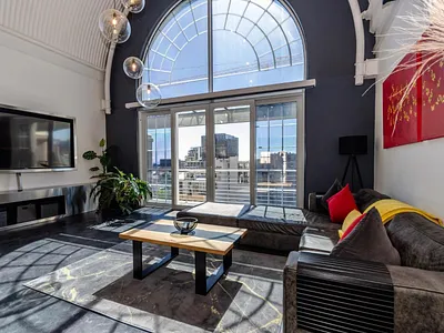 2 Bedroom Apartment To Rent in Cape Town - a9uA.webp