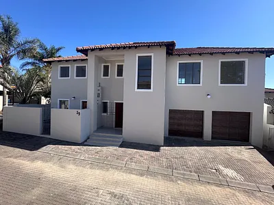 4 Bedroom House For Sale in Midrand - 4PNE.webp