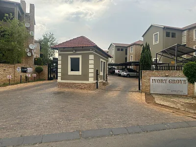 3 Bedroom Apartment For Sale in Randburg - img