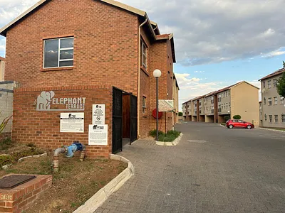 2 Bedroom Apartment For Sale in Centurion - TFRz.webp