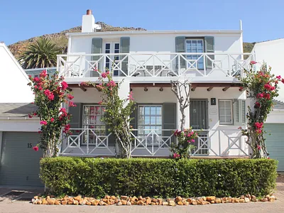 3 Bedroom House For Sale in Simons Town - BLk5.webp