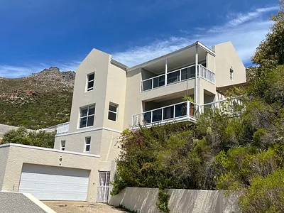 3 Bedroom House For Sale in Simons Town - Fxzh.webp