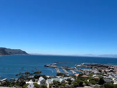 3 Bedroom House For Sale in Simons Town - xAA7.webp