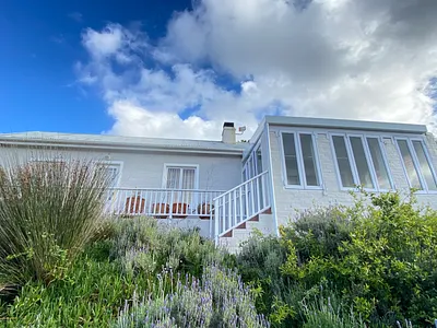 3 Bedroom House For Sale in Simons Town - oa1o.webp
