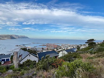 4 Bedroom House For Sale in Simons Town - IWnu.webp