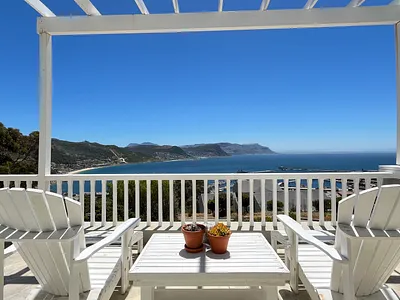 4 Bedroom House For Sale in Simons Town - Jkmr.webp