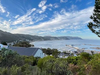 4 Bedroom House For Sale in Simons Town - eJUO.webp
