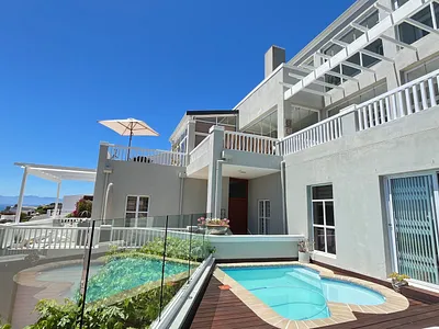 4 Bedroom House For Sale in Simons Town - uxr4.webp