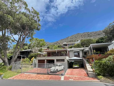 3 Bedroom House For Sale in Simons Town - 0DNE.webp