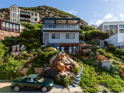 3 Bedroom House For Sale in Simons Town - mdqr.webp