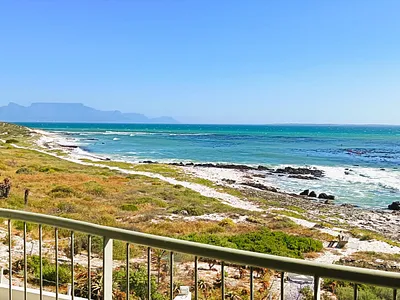 2 Bedroom Apartment For Sale in Melkbosstrand - img