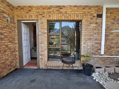 1 Bedroom Apartment To Rent in Melkbosstrand - pTma.webp