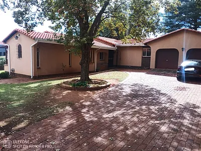 3 Bedroom House For Sale in Kempton Park - iv4l.webp