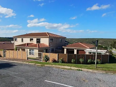 4 Bedroom House For Sale in Stilbaai West, Stilbaai - ex9q.webp