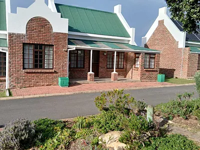 2 Bedroom Townhouse For Sale in Stilbaai West, Stilbaai - OYr7.webp