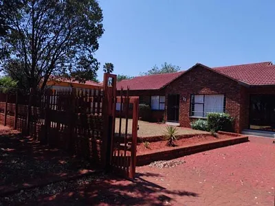 4 Bedroom House To Rent in Boksburg - img