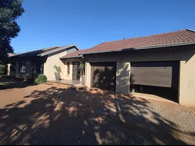 4 Bedroom House For Sale in Boksburg - img