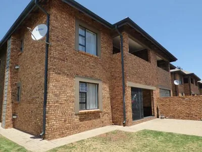 3 Bedroom Apartment For Sale in Boksburg - img