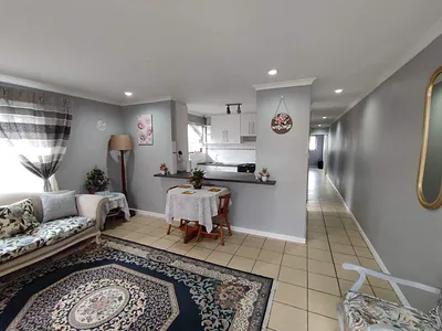 3 Bedroom House To Rent in Cape Town - img