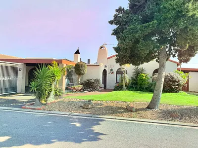 3 Bedroom House For Sale in Goodwood - cCGx.webp