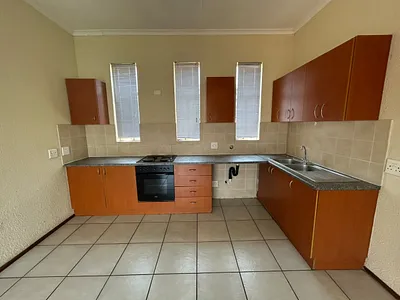 2 Bedroom Apartment To Rent in Roodepoort - 8Kod.webp