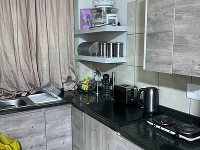 1 Bedroom Apartment To Rent in Johannesburg - NsVV.webp