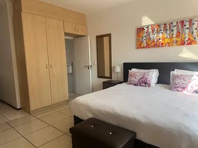 1 Bedroom Apartment To Rent in Sandton - RtcY.webp