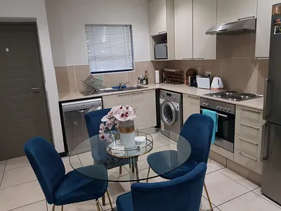2 Bedroom Apartment To Rent in Sandton - img