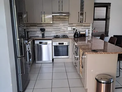 3 Bedroom Apartment To Rent in Randburg - DUqA.webp