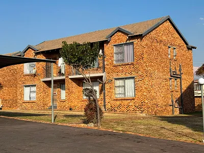 2 Bedroom Apartment For Sale in Centurion - img