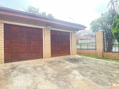 3 Bedroom House For Sale in Johannesburg - nqbe.webp