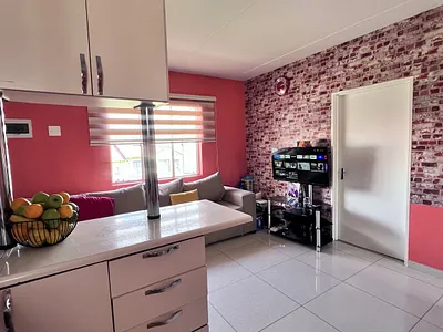 2 Bedroom Apartment For Sale in Roodepoort - UURO.webp