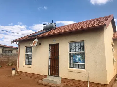 2 Bedroom House To Rent in Johannesburg - Z4OX.webp