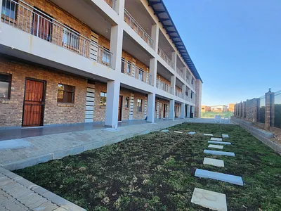 2 Bedroom Apartment To Rent in Kempton Park - jPHx.webp