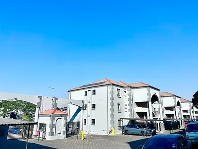 2 Bedroom Apartment For Sale in Randburg - cs9D.webp