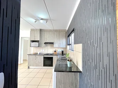 3 Bedroom Apartment To Rent in Midrand - img