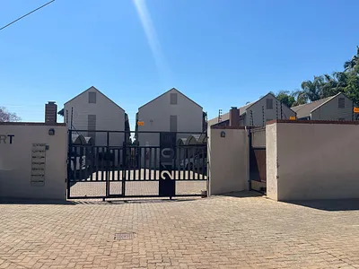 2 Bedroom Apartment For Sale in Pretoria - 57Q7.webp