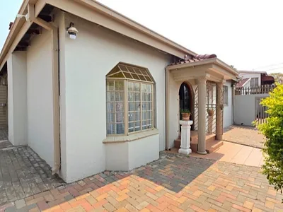 4 Bedroom House For Sale in Centurion - x1VO.webp