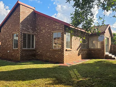 3 Bedroom House For Sale in Centurion - cUnO.webp