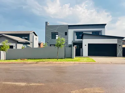 4 Bedroom House For Sale in Centurion - vMfg.webp