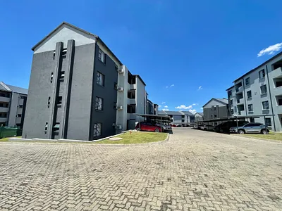 2 Bedroom Apartment For Sale in Glen Austin, Midrand - 7j09.webp