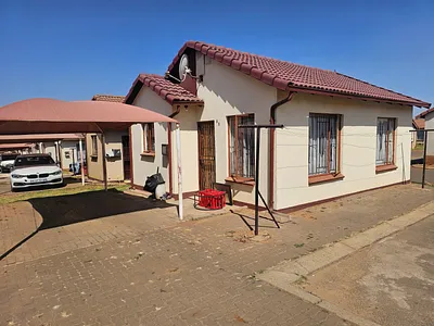 2 Bedroom Townhouse For Sale in Clayville, Midrand - img
