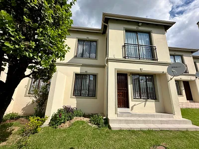 3 Bedroom Townhouse For Sale in Johannesburg - djXR.webp