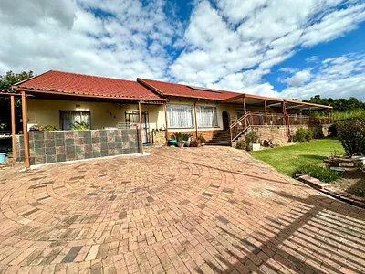 4 Bedroom House For Sale in Johannesburg - LlDR.webp