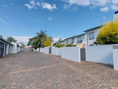 3 Bedroom Townhouse To Rent in Kempton Park - img