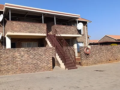 2 Bedroom Apartment For Sale in Pretoria - oVCl.webp